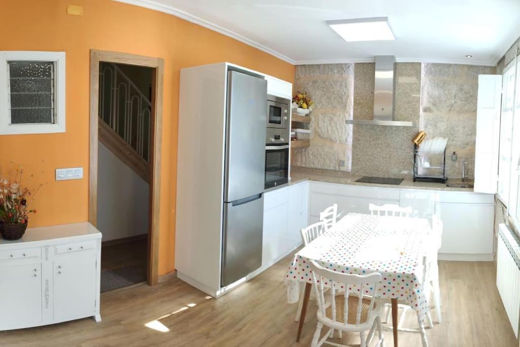 Casa Carmina: Casa Para Pequenos Grupos En El Corazon De Galicia 伊里霍 外观 照片